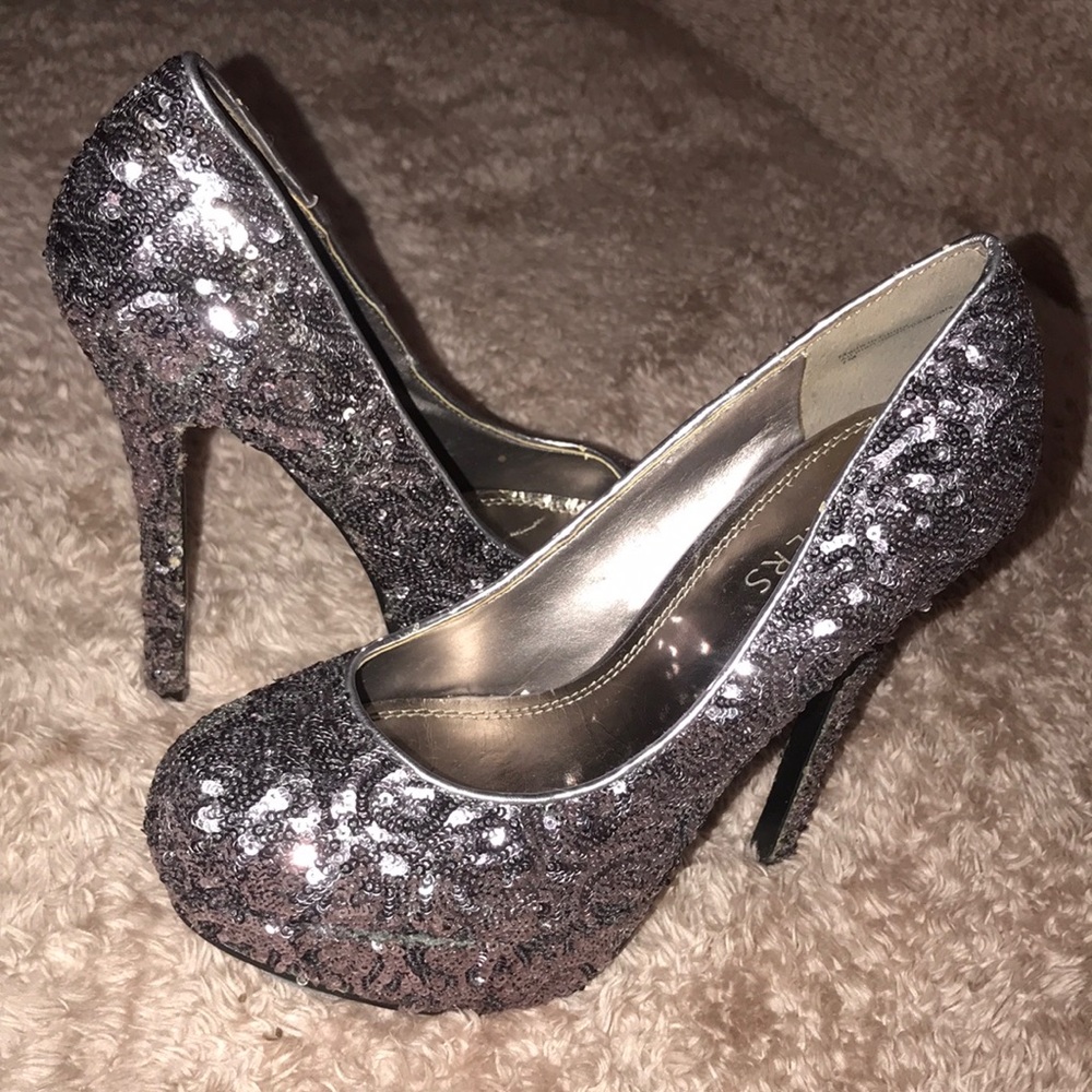 Heels - Picture 3 of 4
